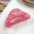 Elegante pinza per capelli rosa in acrilico con trama marmorizzata e glitter per donna - Triangolo Vuoto Rosso Melograno