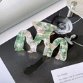 Hair claw clip with green and pink marble pattern in a wavy hollowed-out design - M-Shaped Pink Green / 9cm
