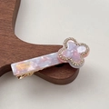 Fermaglio per capelli rosa in acetato con dettaglio a quadrifoglio in strass lucidi - Rosa Iridescente 6CM