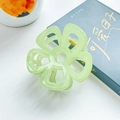 Dolce molletta per capelli a fiore verde chiaro traslucido con petali ritagliati - 6.5cm / verde chiaro