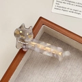 Chique acetaat kattenhaarklem met parelhalsband en sprankelende strass ogen - 8cm / Grijs