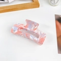 Pinza para el pelo rectangular con mármol rosa y azul y diseño hueco de acrílico - Grande / Iridiscente