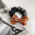 Elegant amber resin bow scrunchie with black mesh tulle for sophisticated hairstyles - One Size / Chocolate Brown