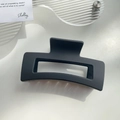 Minimalistische große Haarklammer in Mattschwarz mit geometrischem, hohlem Design - 10.5cm / Schwarz