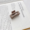 Pince à cheveux rectangulaire café mat sur un livre ouvert pour un style français élégant - Type B Brun 4cm