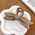 Matte braune Haarklammer in Schleifenform für Damen in minimalistischem Design - Schleife Kaffee 1 13CM