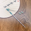 Spilla per capelli in bambù argento con perline di giada verde e lunghe nappe a catena - Bastoncino al Bambù Argento con Nappina 17.5CM