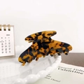 Tortoiseshell acetate hair claw clip with brown resin pattern for elegant hair styling - 9.5cm / Coffee Tortoise Shell