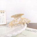 Elegant cream marble acetate hair claw clip for a sophisticated dopamine hairstyle - 9.5cm / Beige