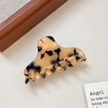 Small acetate leopard print hair claw clip for side hair styling in warm tortoise shell - 6cm / Beige Tortoise Shell