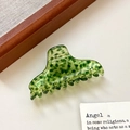 Small acetate shark hair claw clip in transparent green with dark spotted patterns - 6cm / Speckled Green