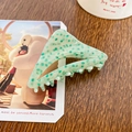 Triangle acetate hair claw clip in mint green with dark spots for a modern look - 7cm / Speckled Green