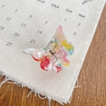 Sweet butterfly hair claw in marble texture acetate with elegant gold spring finish - 3.2cm / Tropical Red