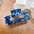 Pince à cheveux rectangulaire en acrylique bleu marbré avec design ajouré chic - Bleu Doré