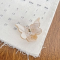 Pince à cheveux papillon élégante en résine chair avec un mécanisme à ressort métallique - 3.2cm / Brun Gemme