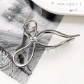 Elegant liquid metal silver butterfly hair claw clip with smooth lines for women hair styling - Silver Bowknot