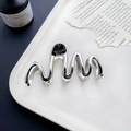 Elegant liquid line silver metal hair claw clip with a wavy design for women - Silver Wave Style