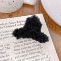 Pince à cheveux chic en peluche noire douce pour les coiffures d'automne-hiver - Noir