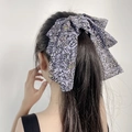 Elegante pinza per capelli con grande fiocco floreale viola chiaro su coda di cavallo - Margherita Viola