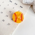Pince à cheveux ronde en résine jaune vif motif baseball avec détails de couture rouge - Baseball Orange