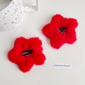 Coppia di fermagli per capelli a stella in peluche rosso con base in metallo nero - Stella Svuotata (7CM)