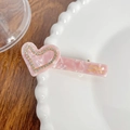 Eleganter rosafarbener Herz-Haarclip aus Acetat mit Marmortextur und glitzernden Strass - Rosenrosa