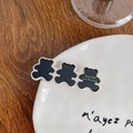 French style hair clip featuring three black matte bears on a cream acetate base - Little Bear - Black