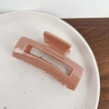 Molla per capelli quadrata minimalista in acrilico rosa Morandi lucido elegante - Grande / Marrone