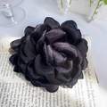Grande pince à cheveux fleur en satin noir élégante avec design de pétales multicouches - Grand (10cm) / Noir