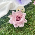 Pince à cheveux rose en tissu avec feuilles vertes sur base jaune semi-transparente - Violet Clair 8cm