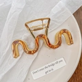 Pince à cheveux en acétate ambré avec cadre en métal doré et design rétro ondulé sur plateau - Forme M Brun Caramel 9.2cm