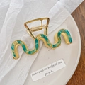 Pince à cheveux rétro dorée avec résine marbrée turquoise et ressort métallique - Forme M Vert Jaune 9.2cm