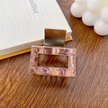 Pince à cheveux rectangulaire dorée avec motif en marbre violet et acétate - Petit Brun Caramel 4cm