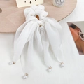 Coletero elegante de tul blanco con perlas colgantes en cintas largas con lazo - Blanco