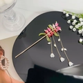 Eleganter Maiglöckchen Haarschmuck in Gold mit rosa Blüten und Perlen Quasten - Rosarot