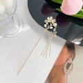 Spilla per capelli con fiori di prugno cinesi, farfalla dorata e nappine di perle - Fiore di Prugno Perla