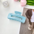 Grande pince à cheveux à damier bleu mosaïque avec finition perle scintillante - 10.5cm / Bleu