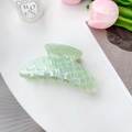 Pinza per capelli verde chiaro a scacchi con finitura iridescente e design ondulato - Verde