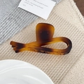 Elegant amber matte cross shark hair claw clip for women in minimalist Korean style - Gradient Brown