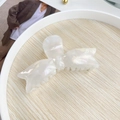 Pince à cheveux nœud blanc nacré en acétate avec un design papillon scintillant - 11cm Grande Taille / Blanc Sirène