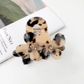 Pince à cheveux fleurie en résine écaillée avec strass pour un style élégant - Écaille Beige