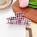 Grande pince à cheveux en acétate avec motif à carreaux losanges rouge bleu blanc - Grande (9.7cm) / Style Incurvé / Rouge et Bleu