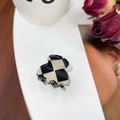 Elegant black and white checkerboard pattern hair clip made of polished acetate material - 2.7cm / Black & Cream Plaid (A028)