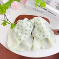 Chouchou d'été en tissu à pois blancs et verts avec de longs rubans pendants - Nœud Double Couche