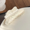 Pince à cheveux élégante en acrylique blanc nacré en forme de nuage pour queue de cheval chic - Blanc Cassé
