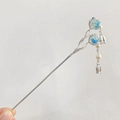 Silver retro hair pin with light blue resin flowers and pearl tassel charm - Double Lotus Blue Step-Shake (18CM)
