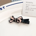 Barrette à cheveux avec nœud en acétate rose et noir pour filles au fini émail élégant - Nœud Croisé Rose
