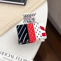 Pince à cheveux créative reine de poker en acétate avec strass rouge noir et blanc - Motif Poker J