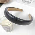 Serre-tête minimaliste large et épais en cuir PU noir avec une finition mate pour femmes - Gris