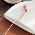 Eleganter goldener Haarnadel mit rosa Emaille-Wolkenmuster und langer Quaste - Rote Glückswolke Quaste
